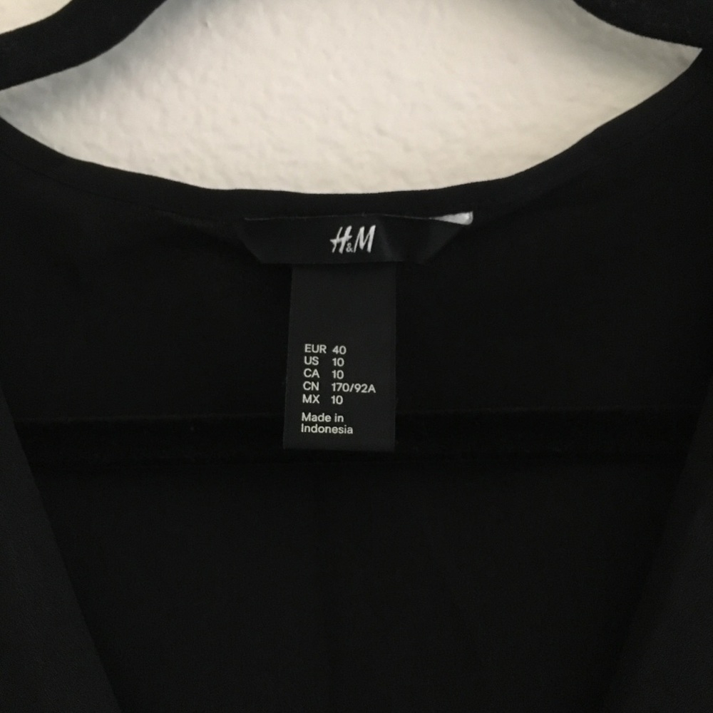 H&M SLEEVELESS BLOUSE - Picture 4 of 4